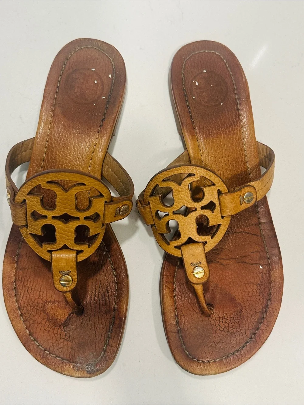 Tory Burch Miller Brown Leather Logo Medallion Thong Sandals Size 8.5